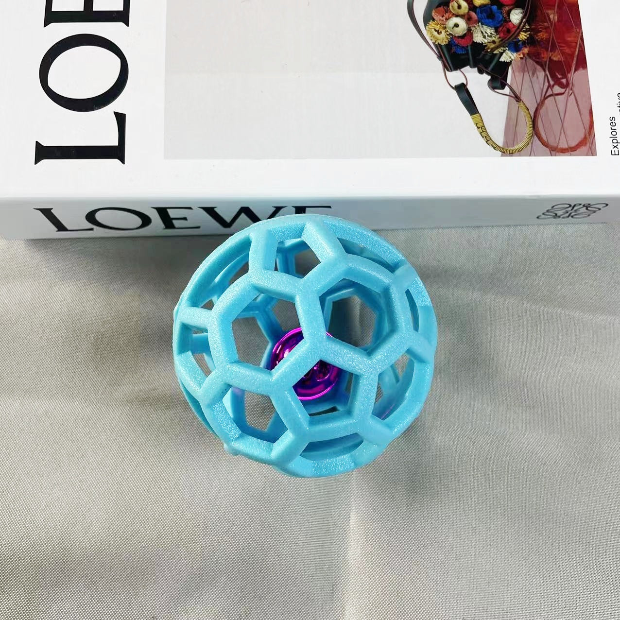 TPR Kauball für Hunde – mit & ohne Glöckchen (9 cm, 4 Farben)