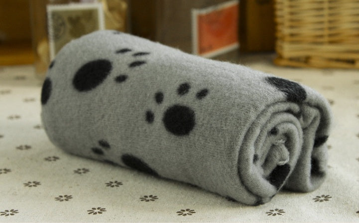 Fleece-Hundedecke mit Pfoten-Print – doppelseitig, 5 Farben, S & M