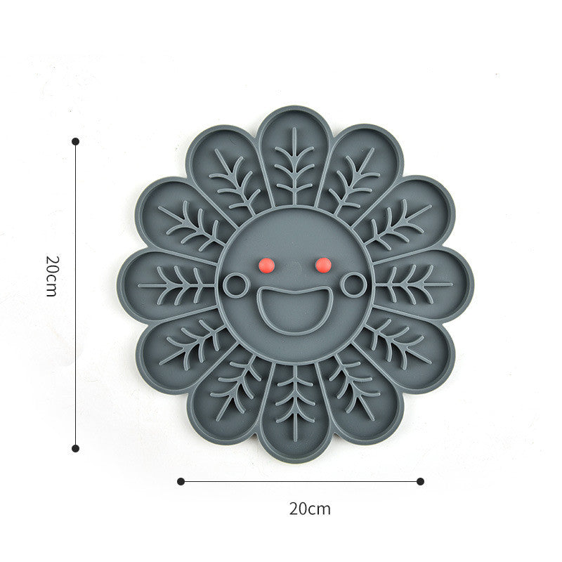 Blumenförmiges Silikon-Leckpad für Hunde – Anti-Schling & Slow-Food-Matte