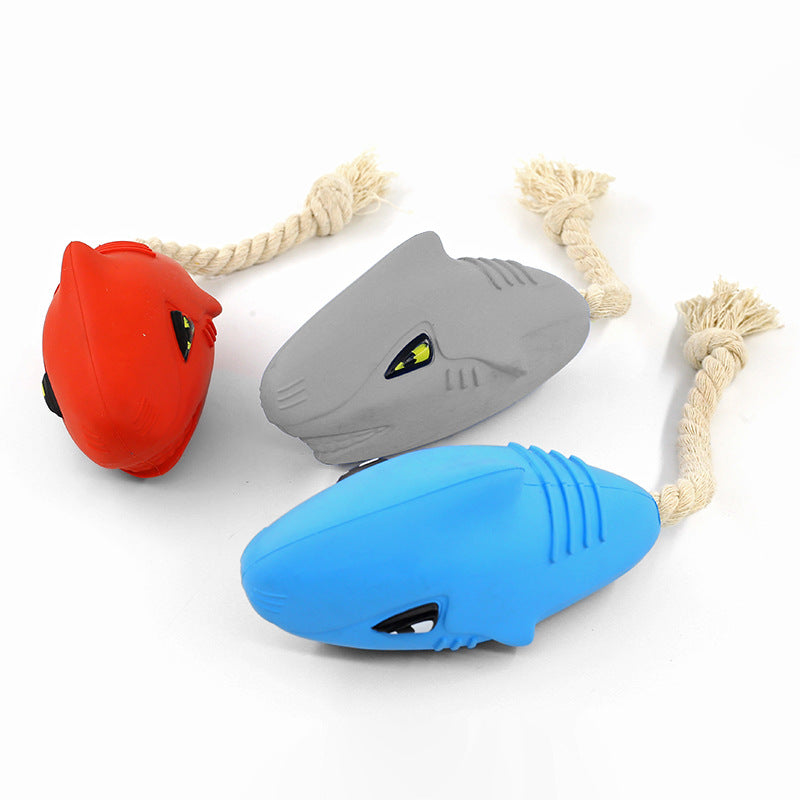 Hundespielzeug Hai Kaustab mit Sound | Bissfest | Gummi | 3 Farben