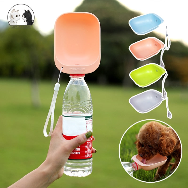 Portabler Trinkaufsatz für Hunde – Für Mineralwasserflaschen, 4 Farben