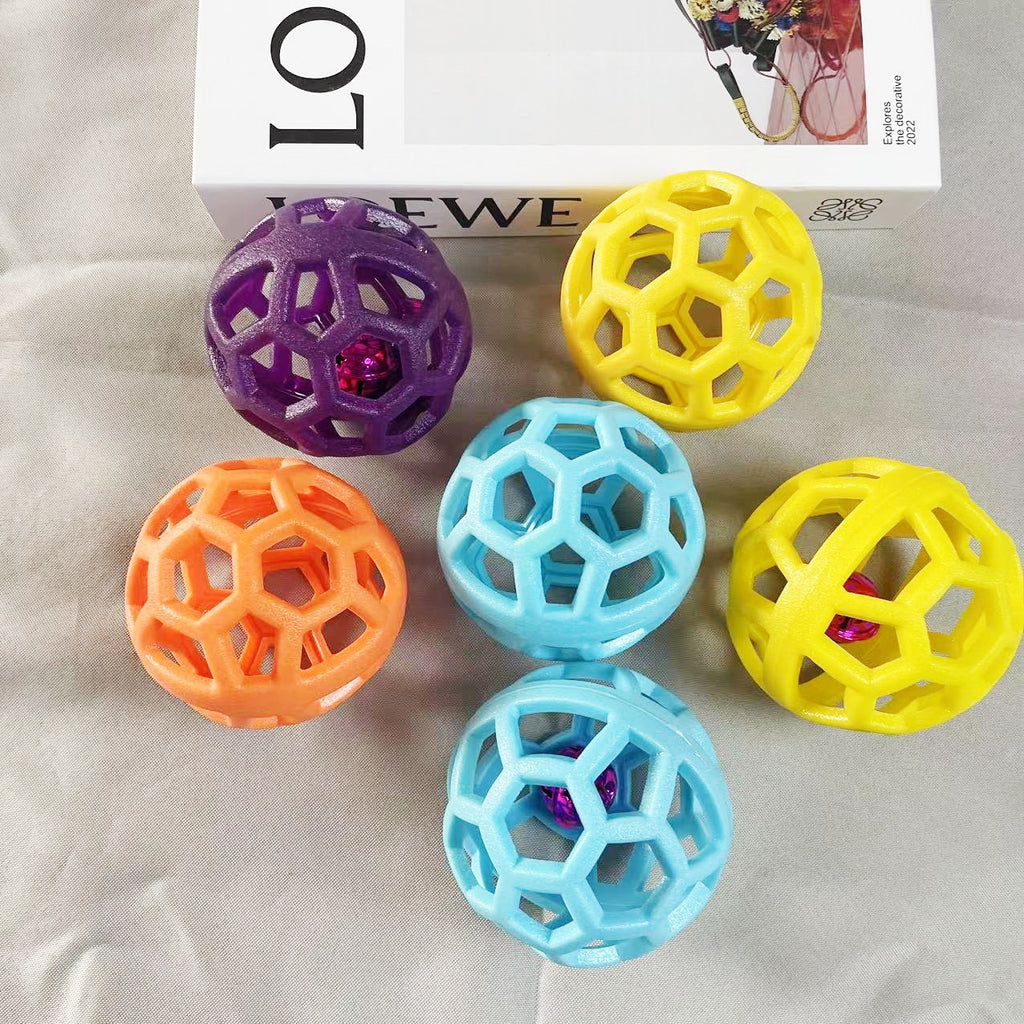 TPR Kauball für Hunde – mit & ohne Glöckchen (9 cm, 4 Farben)