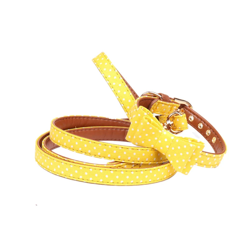 Leder Hundehalsband mit Schleife & Bandana – inkl. Leine 120 cm, 4 Farben, S/M/L